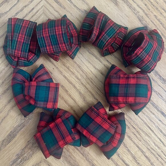 8 Tartan Plaid Holiday Bow Tie Napkin Rings Red Green Gold Christmas Table Décor - Picture 2 of 7